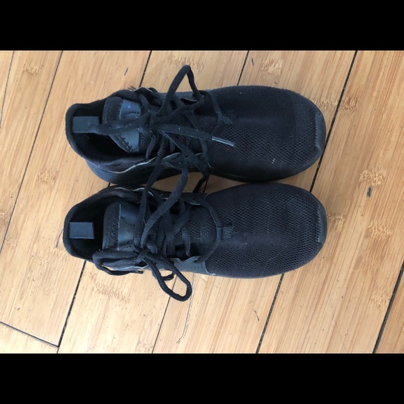 Adidas Boys Black Sneakers Sz 1.5 - Picture 3 of 4